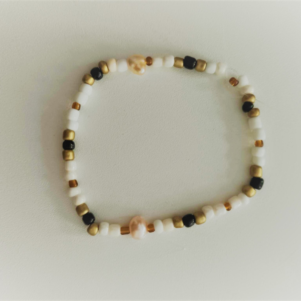 Bracelet with pearls